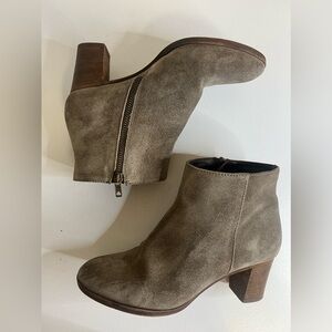J Crew Sawyer Taupe Suede Ankle
Boots Booties Womens Size 7.5